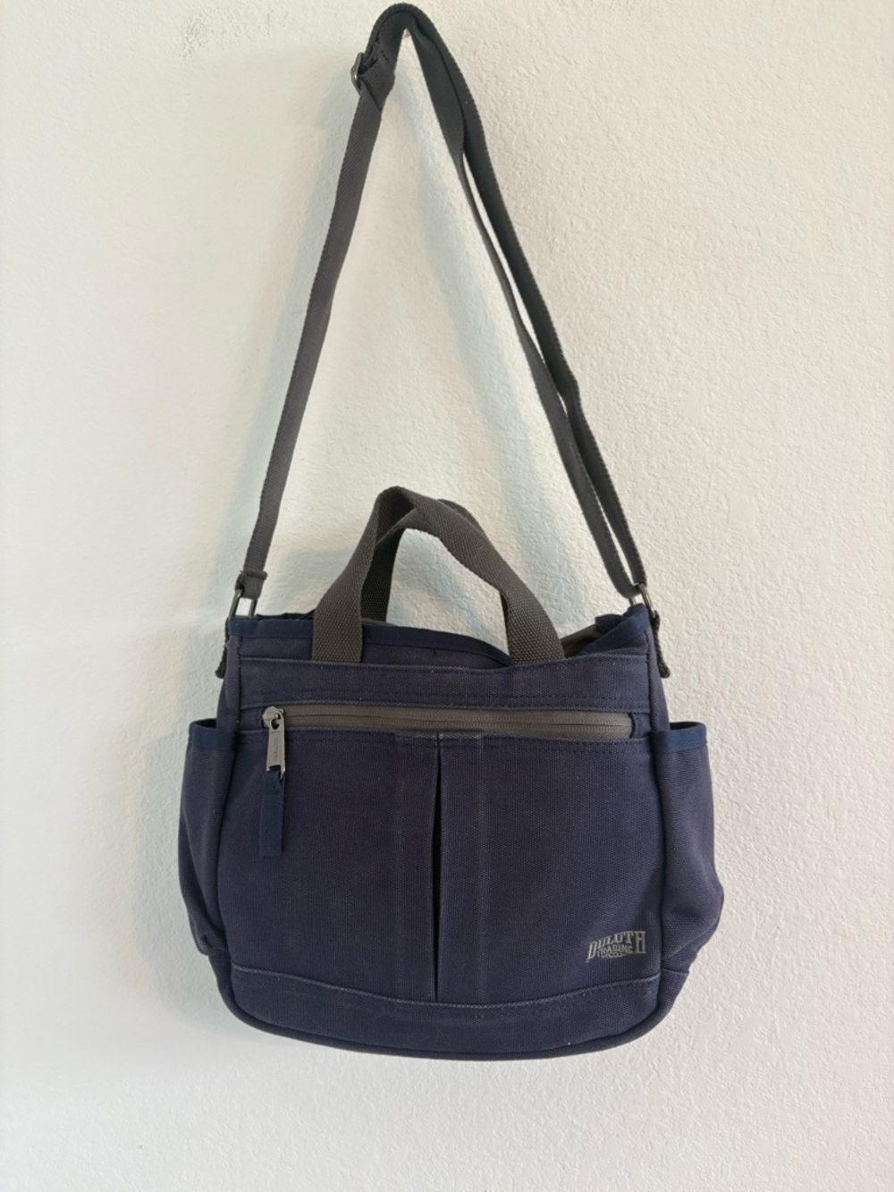 Duluth Trading Co Heritage Canvas Travel Sling Bag Navy - Picture 10 of 12